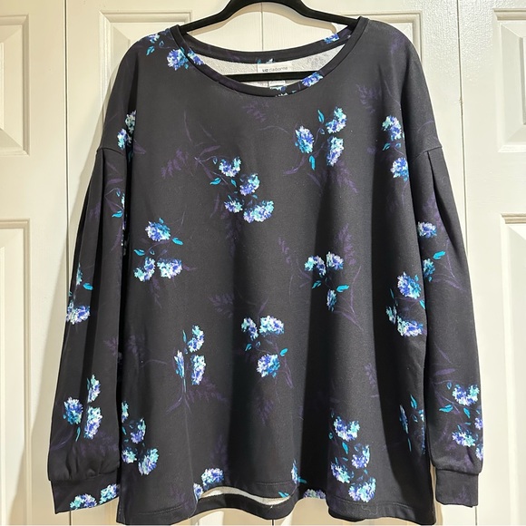 New Liz Claiborne Black with Blue Floral Drop Puff Sleeve Top Size XXL - Picture 2 of 9